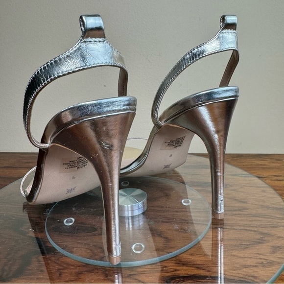 BCBGeneration Ingot Chain Pump in gold - Picture 10 of 16